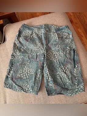 Like New - Patagonia Women's Dirt Craft Bike Shorts, size 6